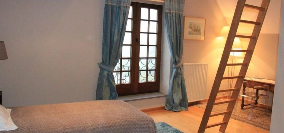 Quadruple Room (Manon) | Premium bedding, desk, blackout drapes, WiFi (free)