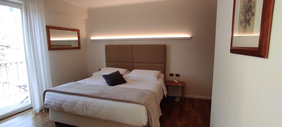 Double Room | Premium bedding, minibar, in-room safe, desk