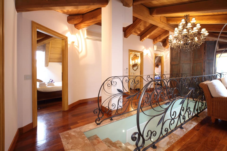 Junior Suite, 2 Bedrooms, Kitchenette | Living area
