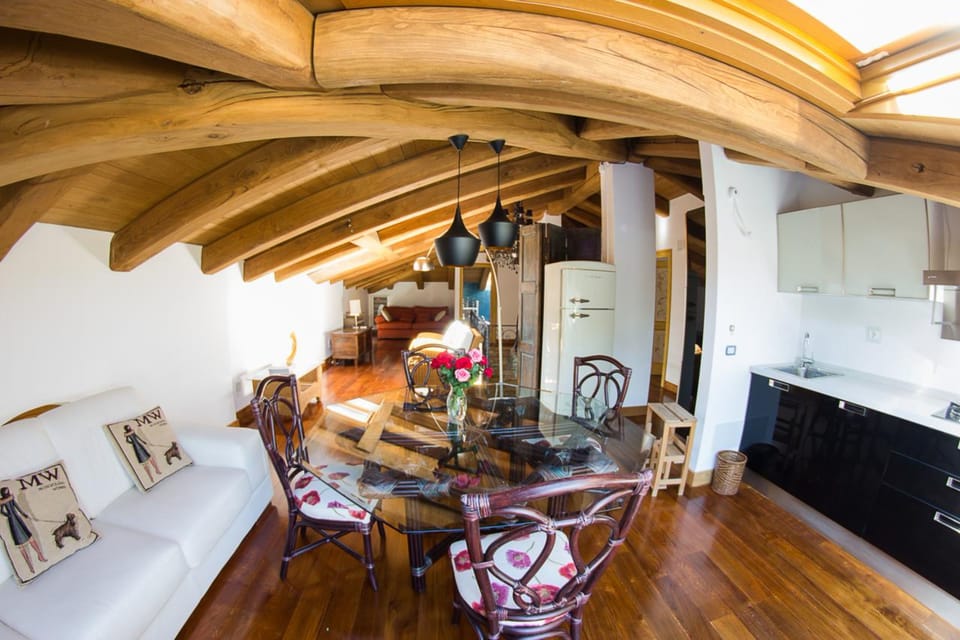 Junior Suite, 2 Bedrooms, Kitchenette | Living area