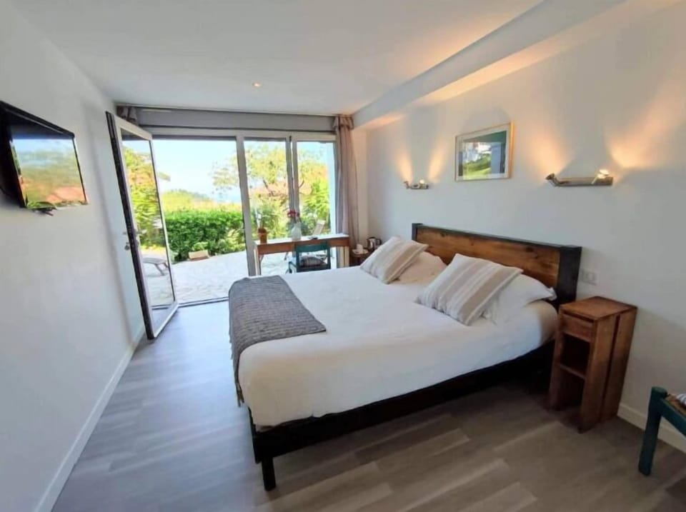 Comfort Room, Patio, Sea View | 1 bedroom, premium bedding, individually decorated