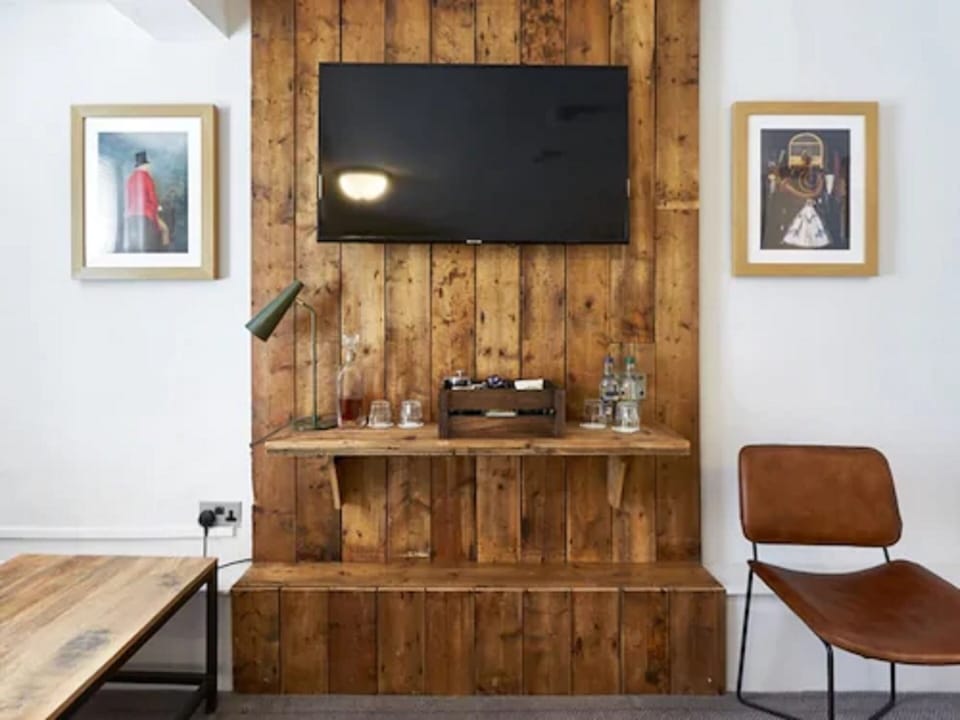 Superior Double Room, 1 Double Bed | Television