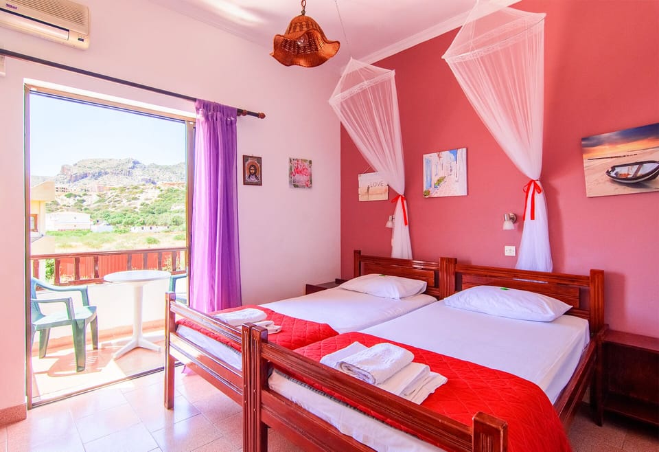 Standard Twin Room | Soundproofing, free WiFi, bed sheets