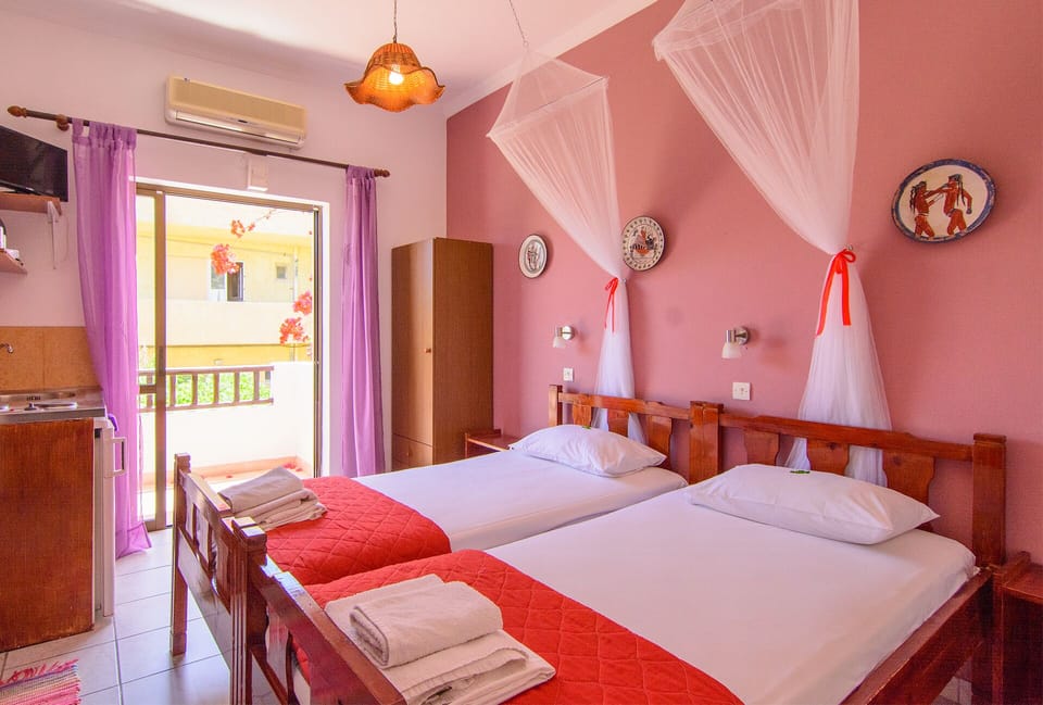 Standard Twin Room | Soundproofing, free WiFi, bed sheets