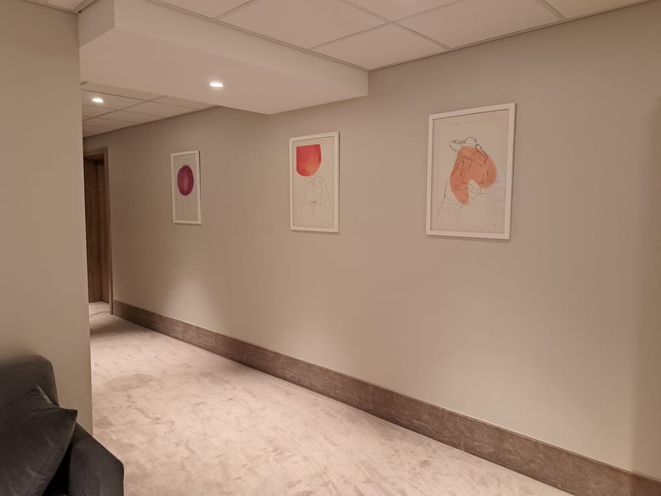 Deluxe Double or Twin Room, 1 King Bed | Premium bedding, minibar, in-room safe, desk