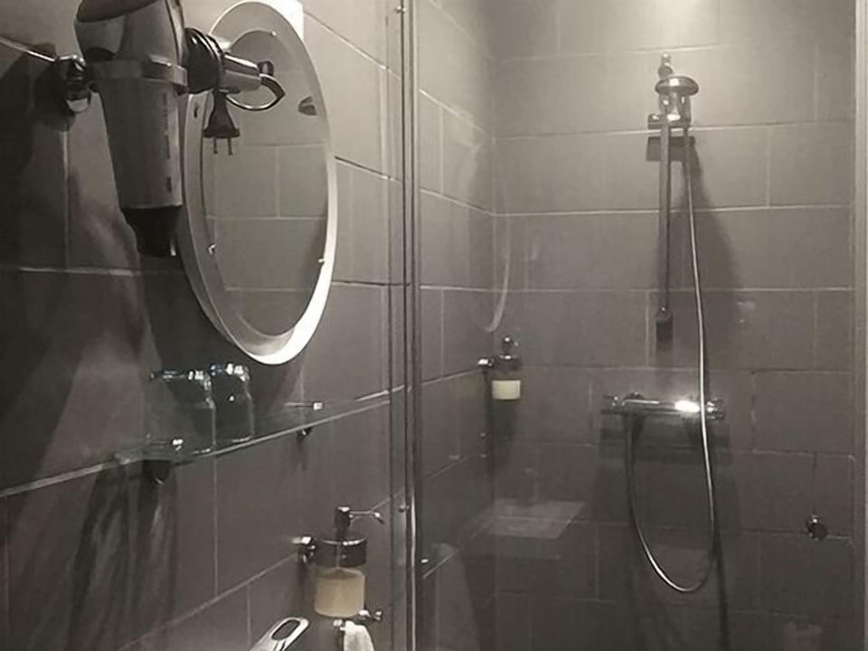 Bathroom shower