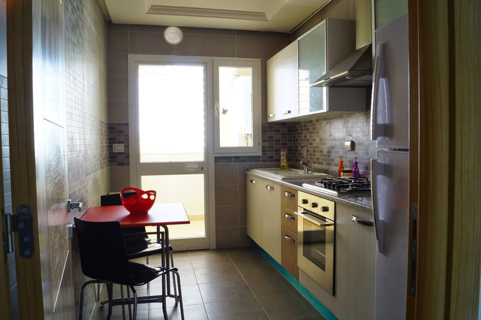 Apartment, 1 Bedroom | Private kitchen | Full-size fridge, microwave, oven, stovetop