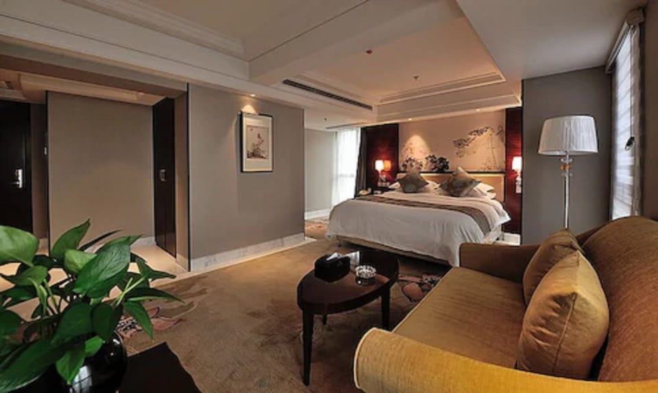 Building A-Deluxe Business Room | 1 bedroom, minibar, in-room safe, desk