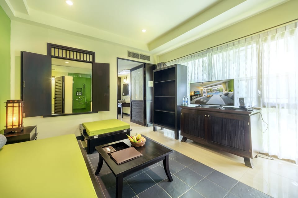 Gold Suite | Living area | LCD TV
