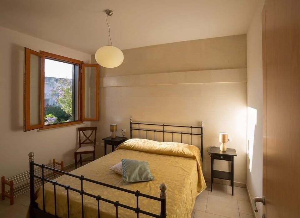Comfort Double Room, Private Bathroom | Frette Italian sheets, premium bedding, down comforters, minibar