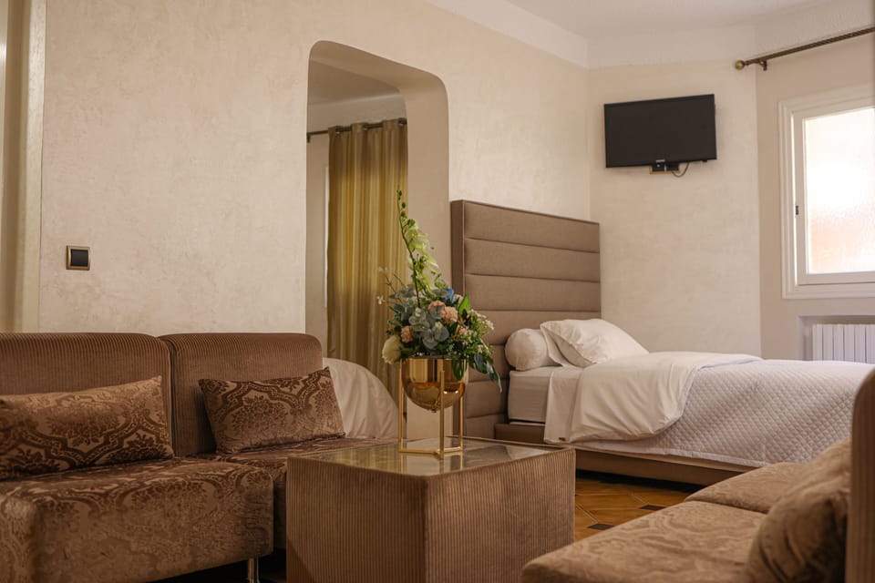 Triple Room | Blackout drapes, soundproofing, cribs (free), WiFi (free)