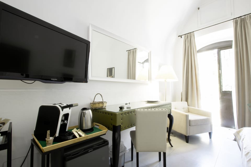 Traditional Double Room | Premium bedding, down comforters, pillowtop beds, minibar