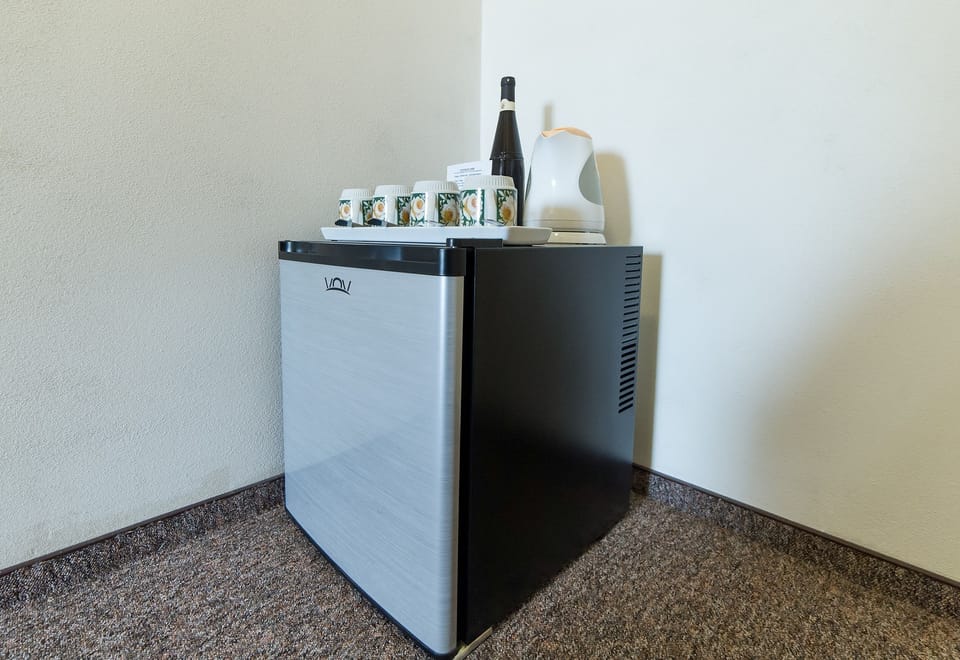 Quadruple Room | Minibar, soundproofing, cribs/infant beds, free WiFi