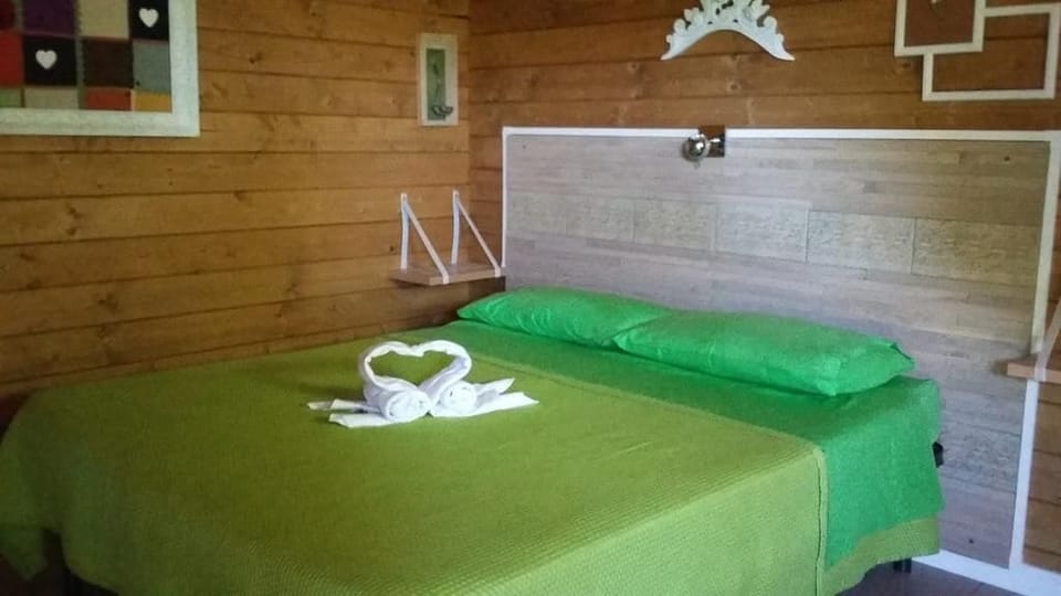 Family Bungalow, Kitchenette, Annex Building | Individually decorated, individually furnished, desk, cribs/infant beds