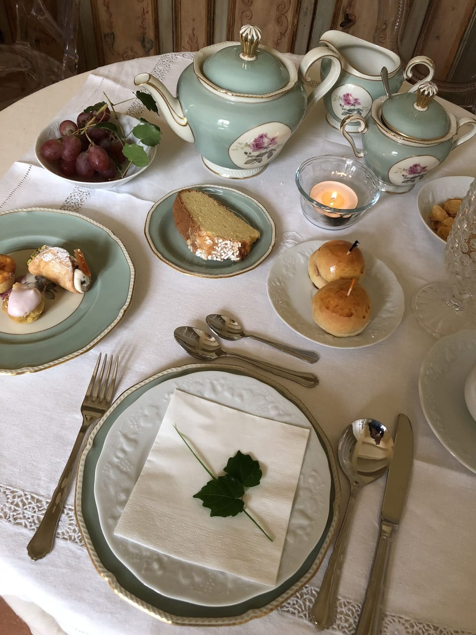Daily buffet breakfast for a fee