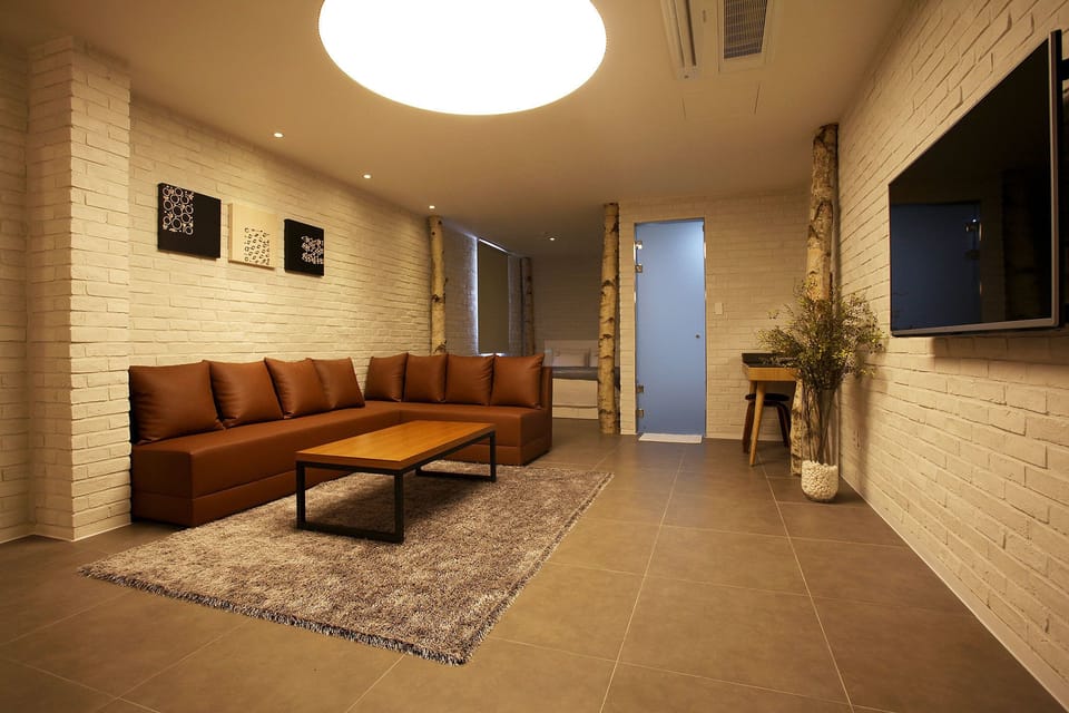Event Room | Living room | Flat-screen TV