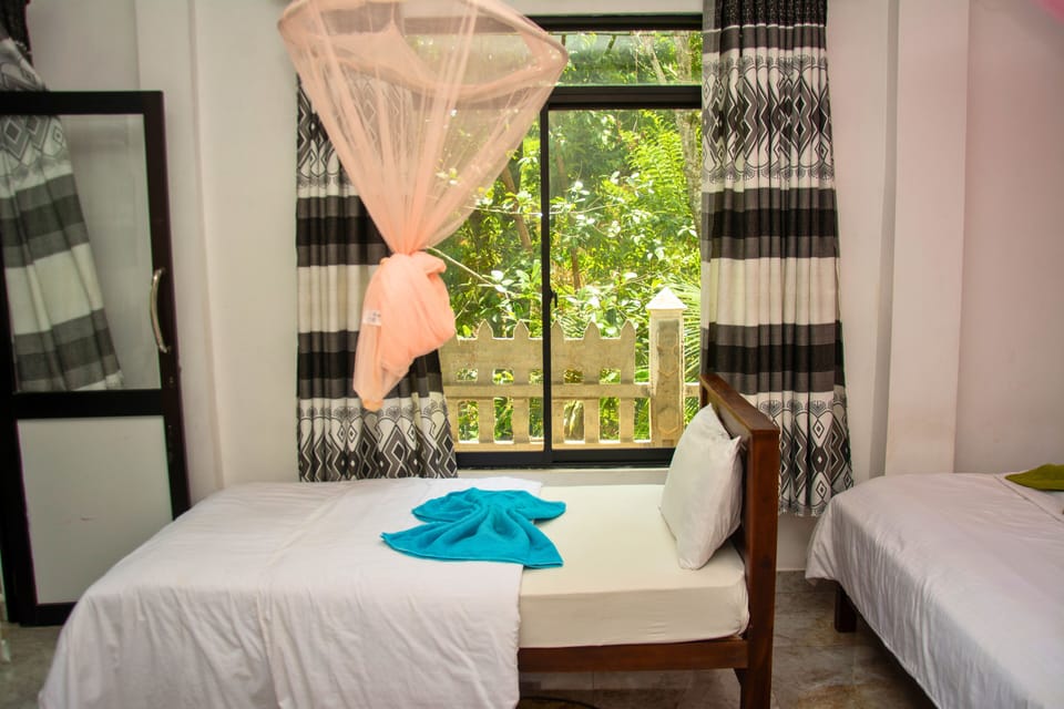 Family Room, 1 Bedroom, Mountain View | 1 bedroom, pillowtop beds, in-room safe, desk