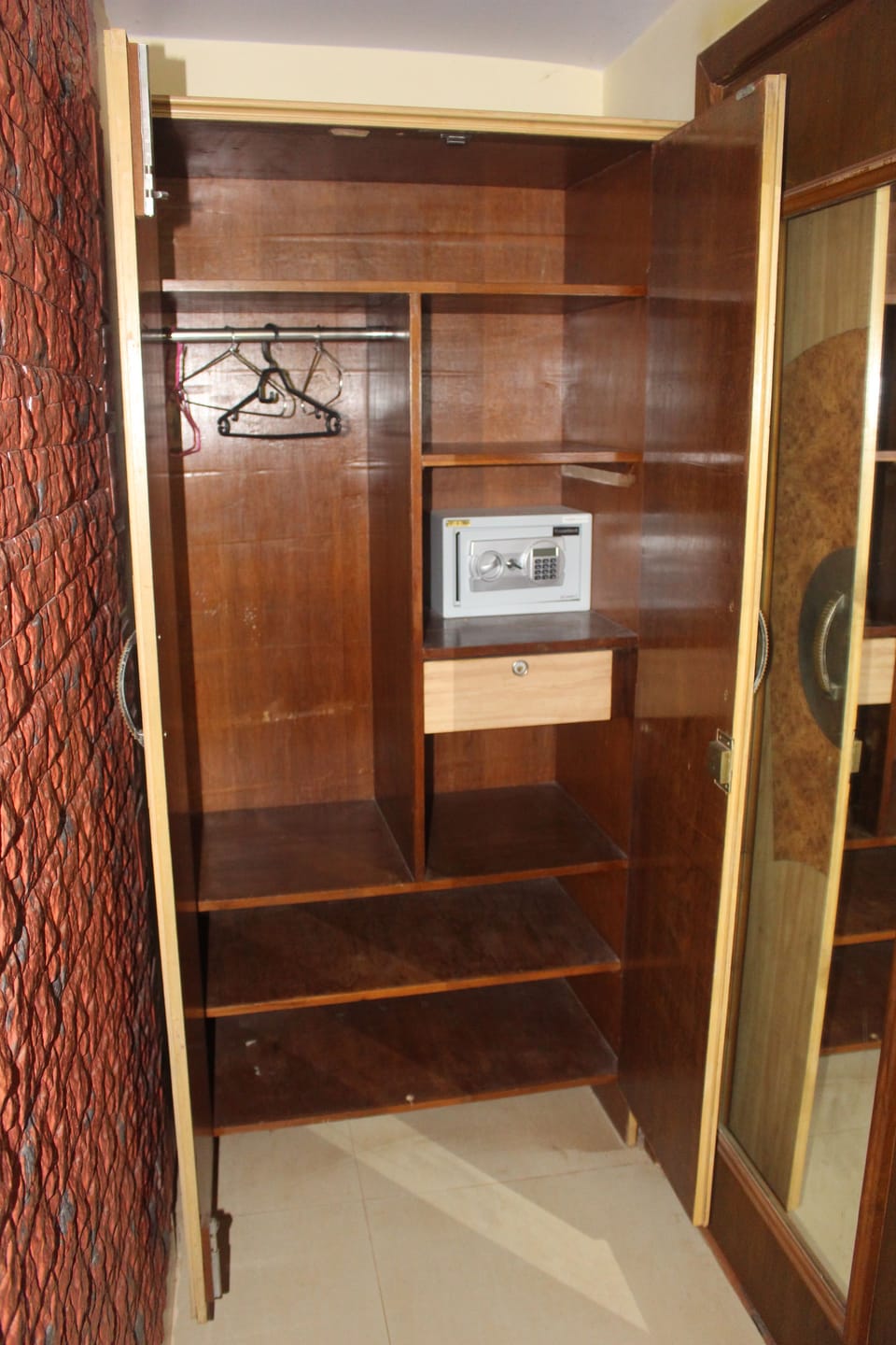 Deluxe Double or Twin Room, Terrace | Safe