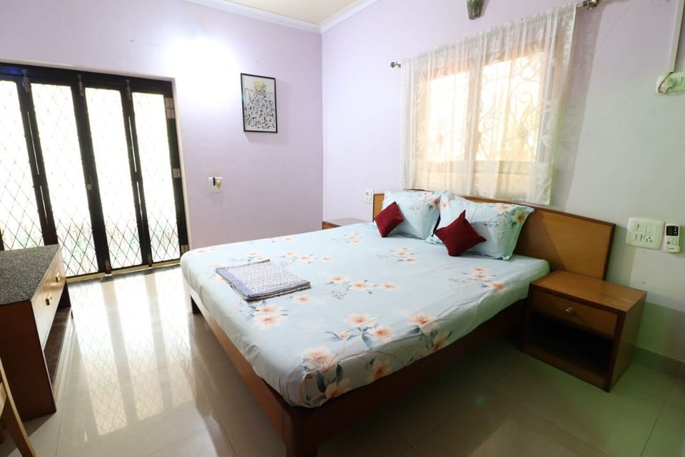 Deluxe Double or Twin Room, Terrace | Minibar, in-room safe, desk, free WiFi