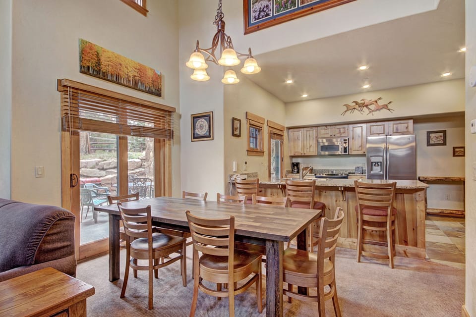 Townhome, 3 Bedrooms | Dining