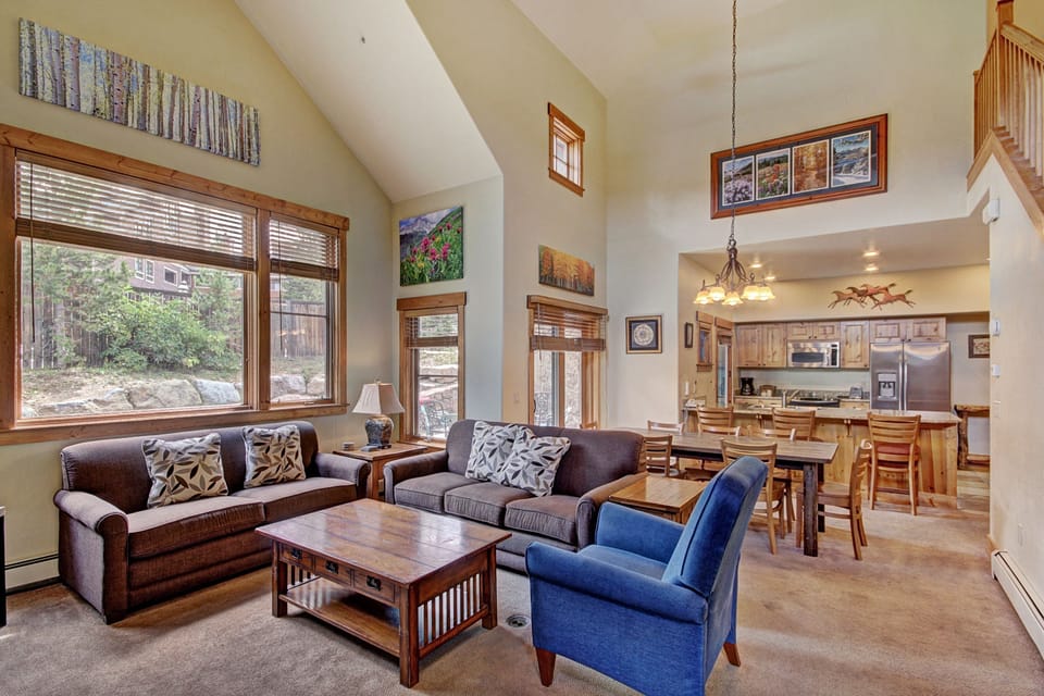 Townhome, 3 Bedrooms | Living area | Flat-screen TV, fireplace, computer