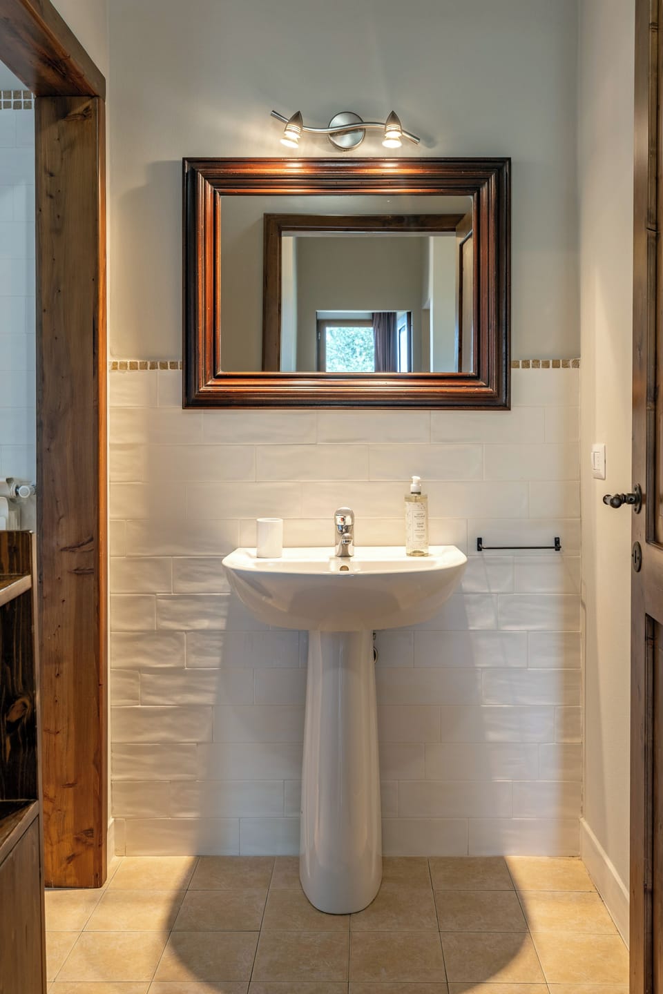 Bathroom sink