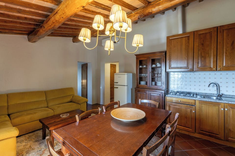 Classic Apartment, 3 Bedrooms | Living area