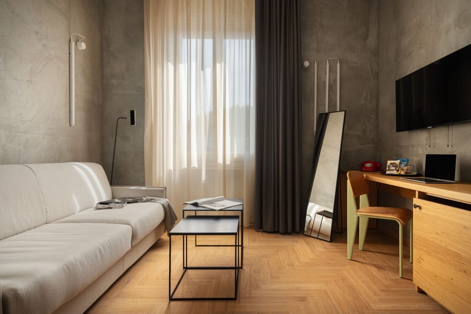 Suite, Bathtub | Minibar, in-room safe, desk, free WiFi