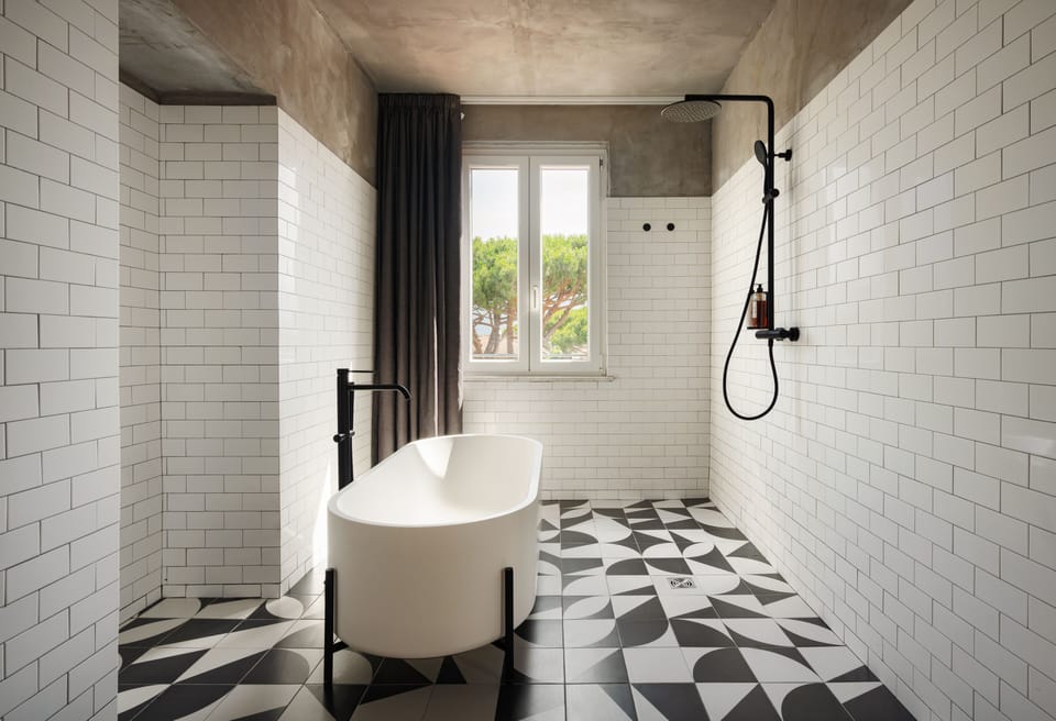 Suite, Bathtub | Minibar, in-room safe, desk, free WiFi
