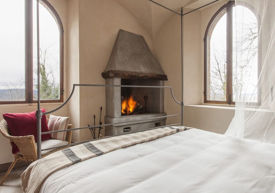 Premium bedding, in-room safe, free WiFi, bed sheets