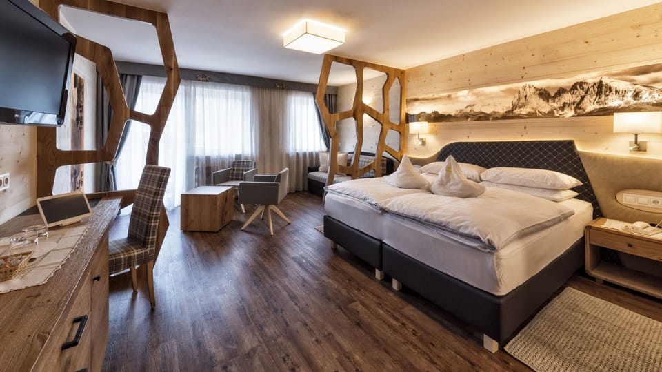 Superior Double Room | Premium bedding, minibar, in-room safe, desk