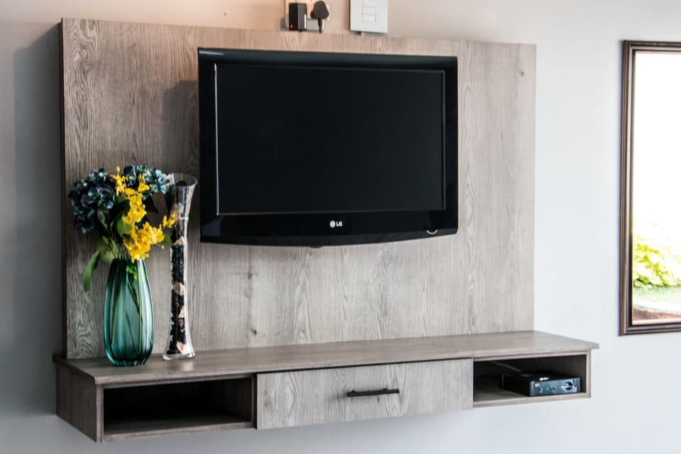 Minibar, bed sheets