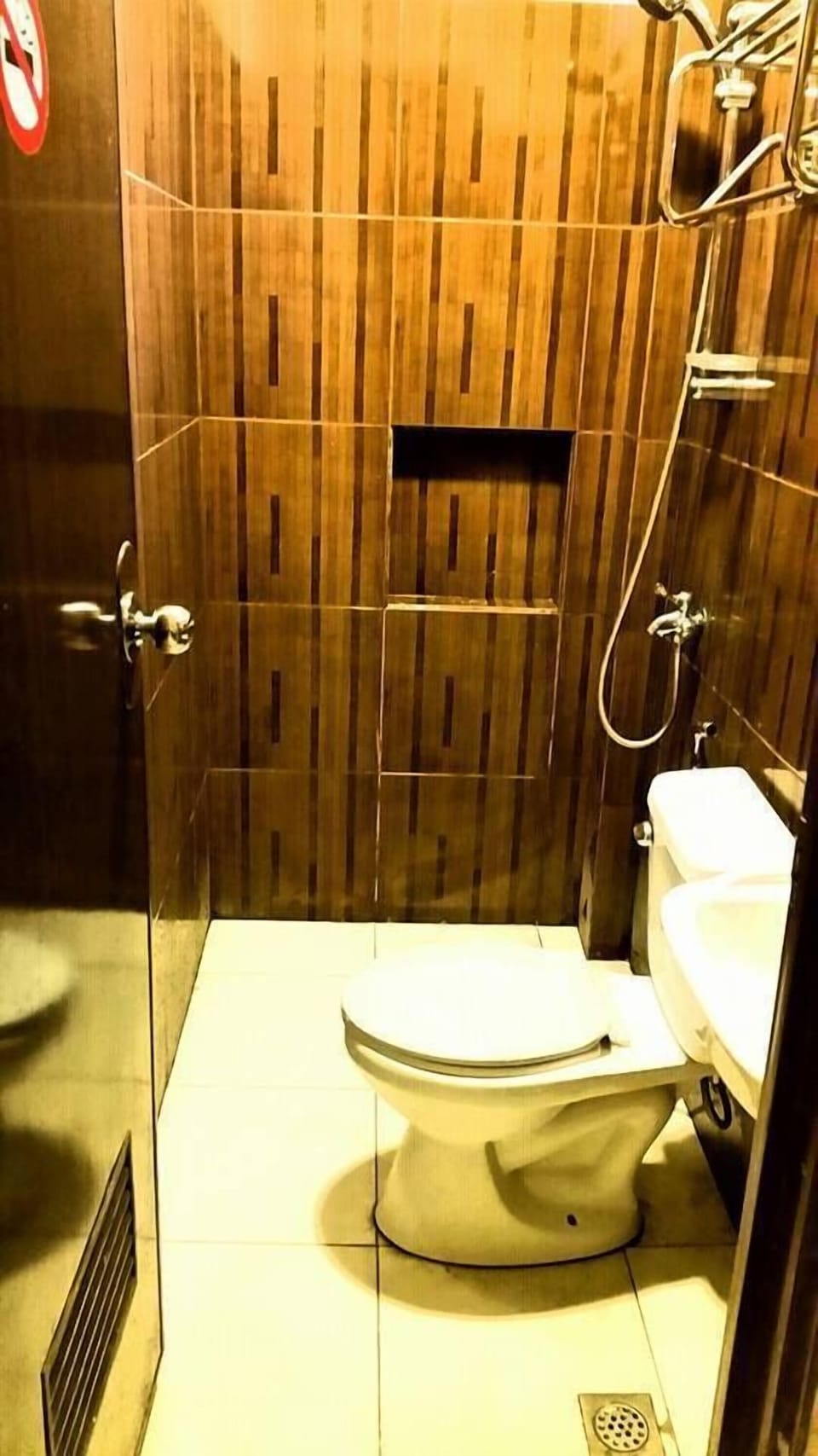 Shower, towels