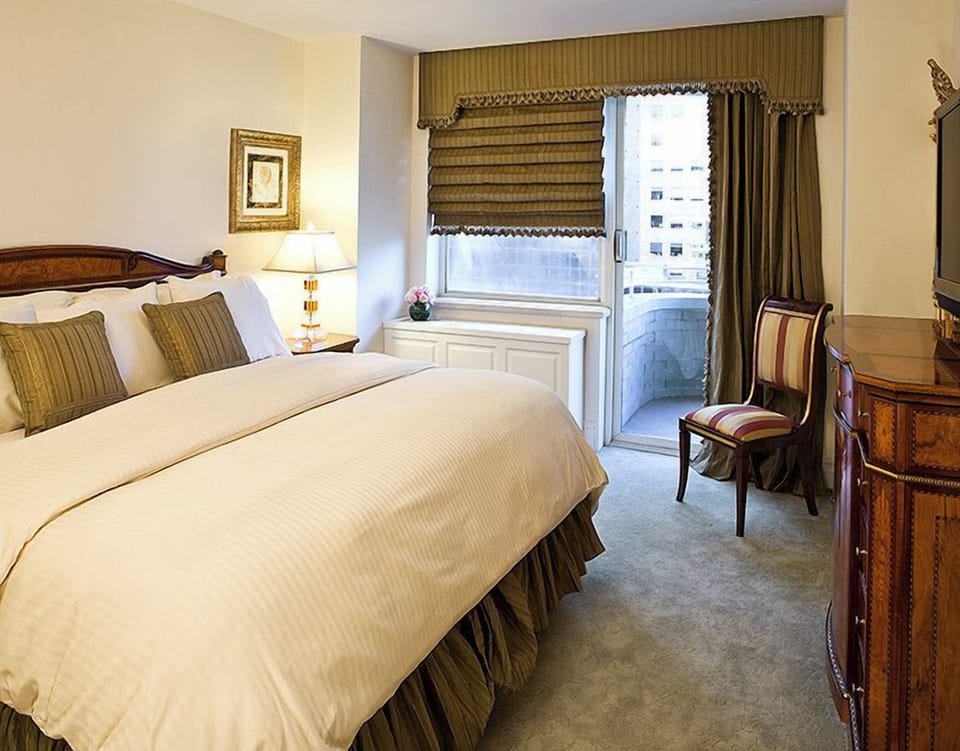 Luxury One Bedroom Suite - King Bed | Frette Italian sheets, premium bedding, down comforters, pillowtop beds