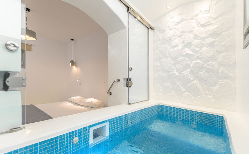 Superior Apartment, 2 Bedrooms, Hot Tub | Jetted tub