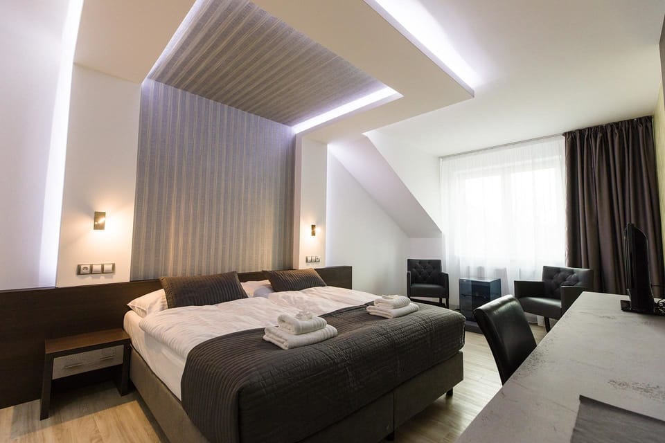 Grand Double or Twin Room (Large Bathroom) | Premium bedding, minibar, in-room safe, desk