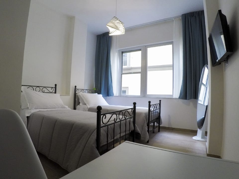 Double or Twin Room | Down comforters, in-room safe, desk, laptop workspace