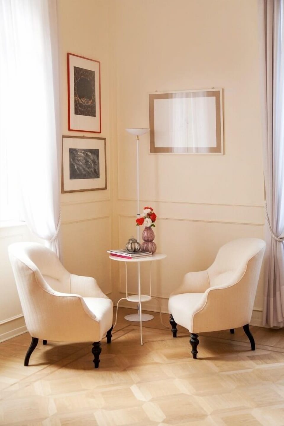 Superior Room, 1 Queen Bed, Park View | Living area | Flat-screen TV