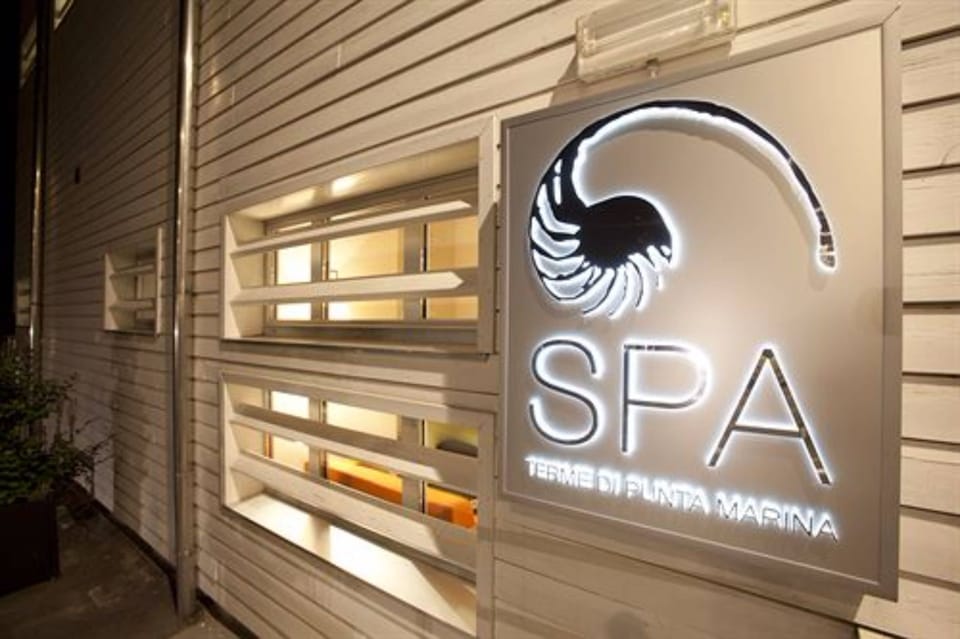 Body treatments, hydrotherapy, deep-tissue massages, body scrubs