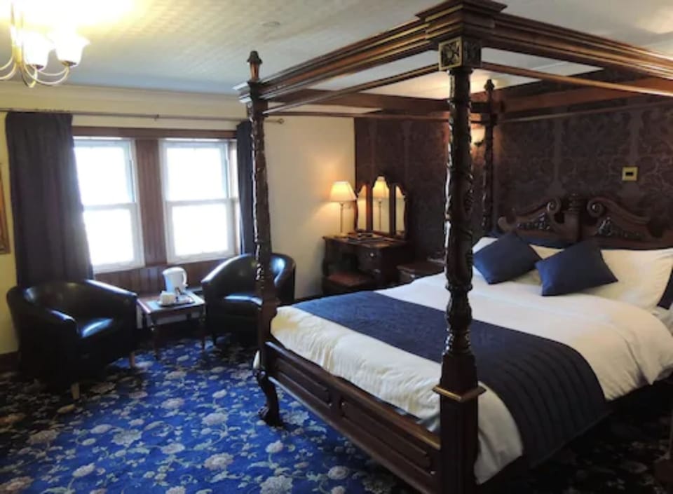 Deluxe Double Room | Desk, iron/ironing board, free WiFi, bed sheets