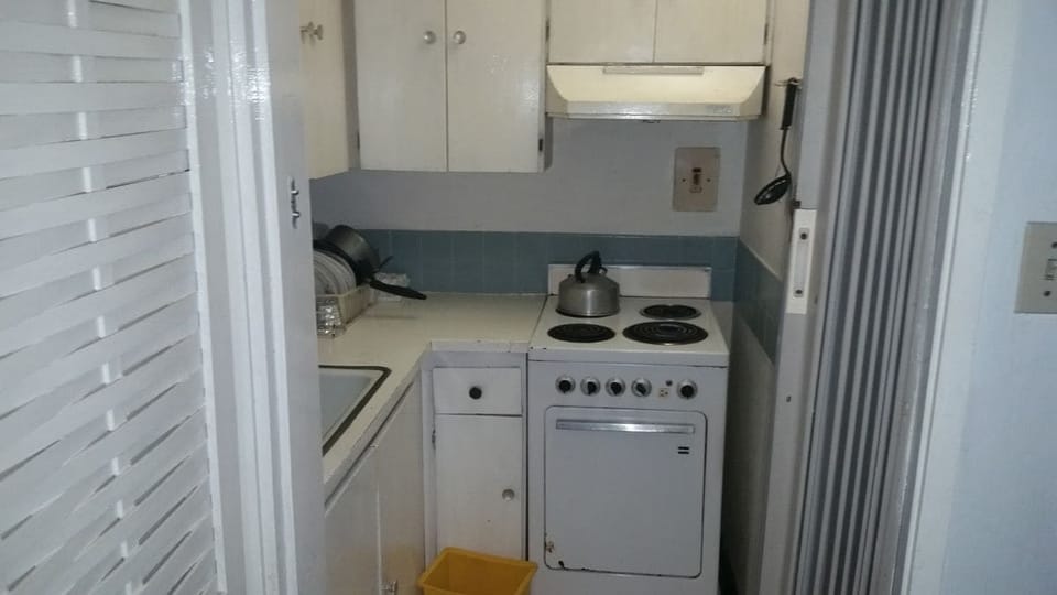 Apartment | Private kitchen | Coffee/tea maker, fridge, microwave, oven