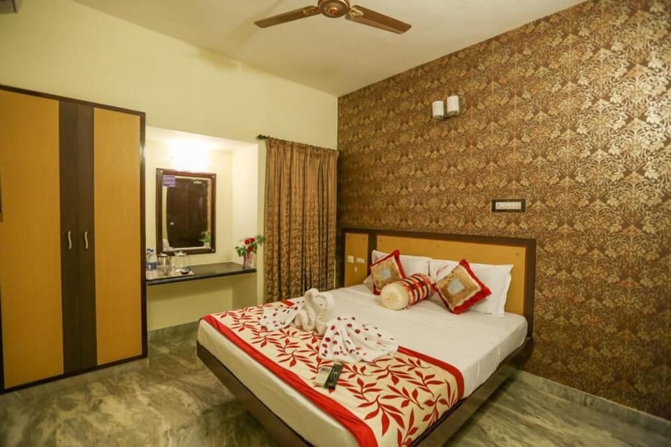 Desk, free WiFi, bed sheets