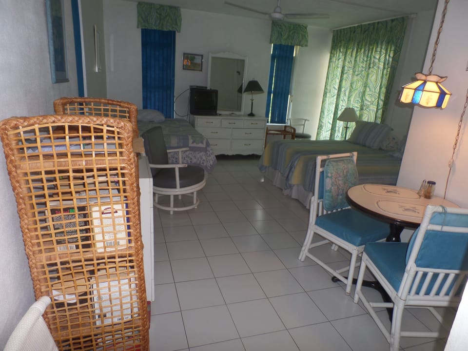 Room | In-room dining
