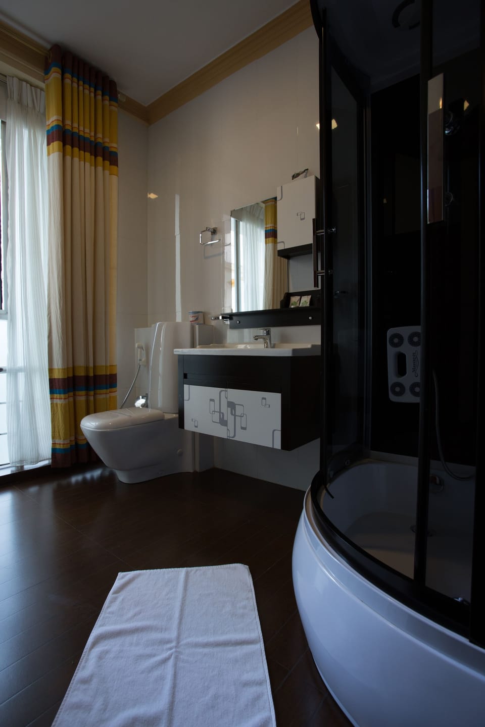 Shower, free toiletries, hair dryer, towels