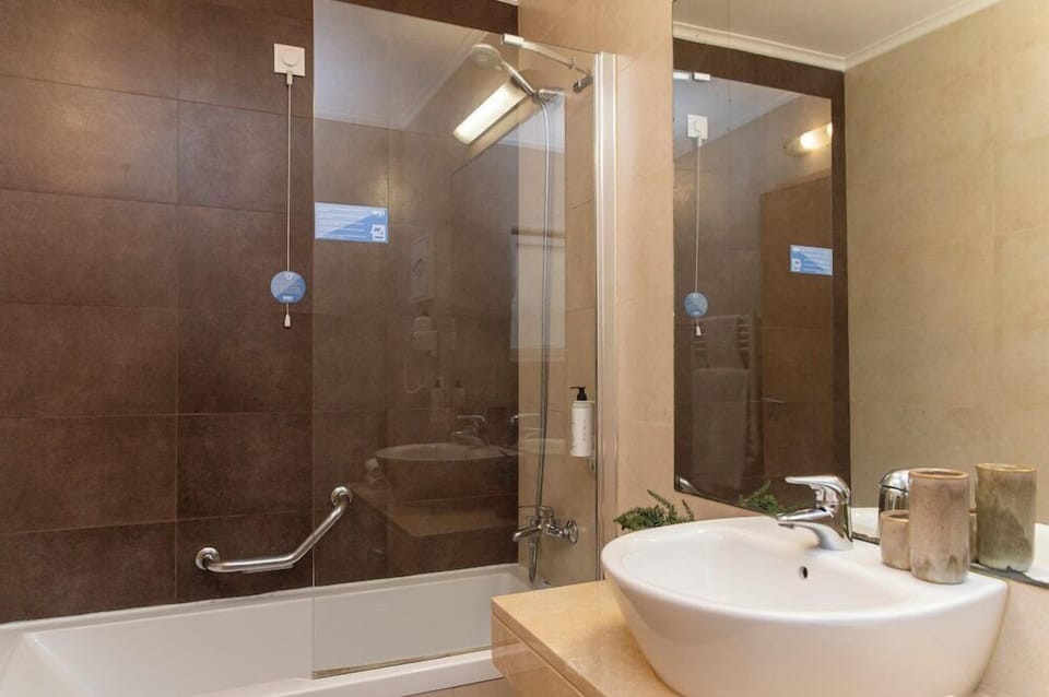 Bathtub