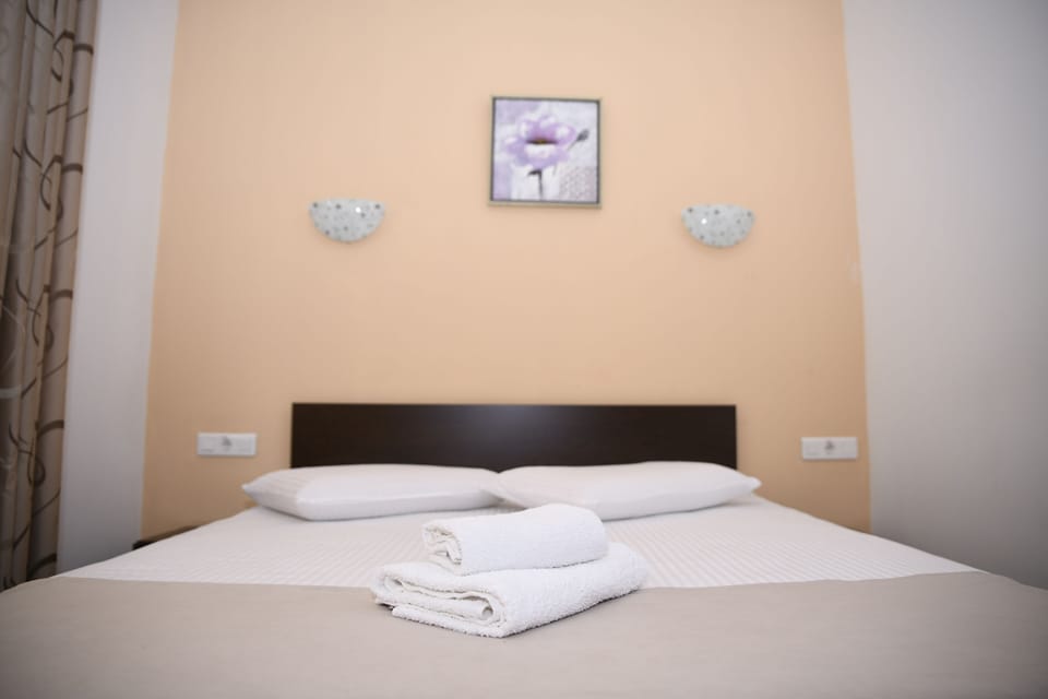 Suite | Living area | Flat-screen TV