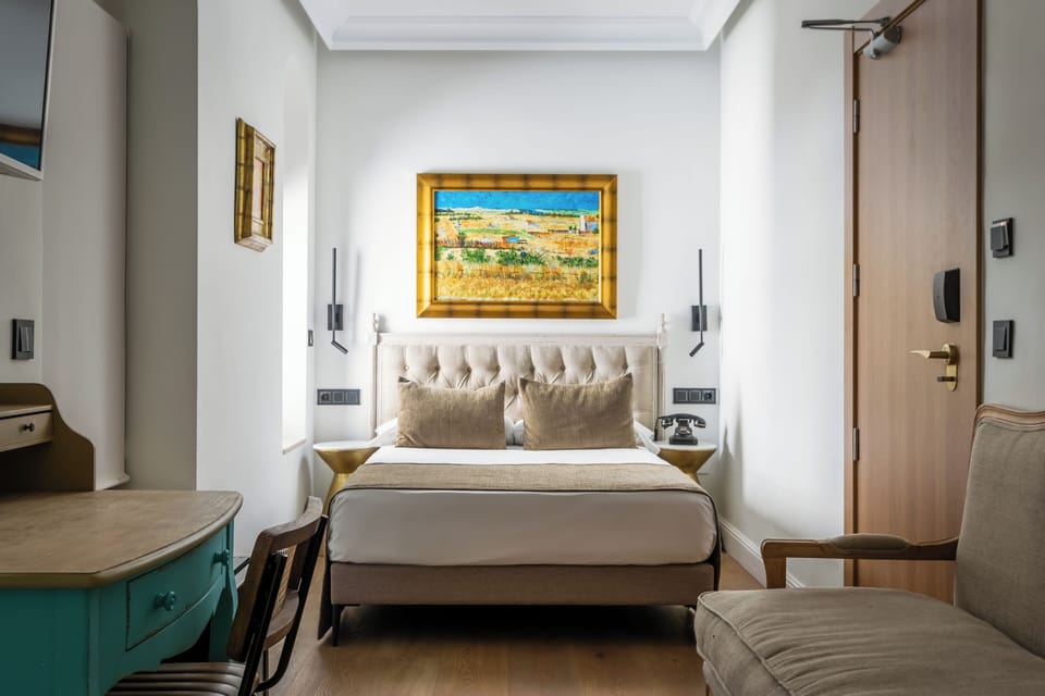 Economy Double Room | In-room safe, individually decorated, desk, soundproofing