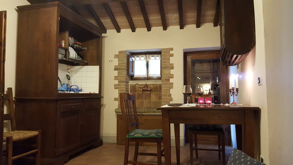 Apartment, 1 Bedroom, Pool View | In-room dining