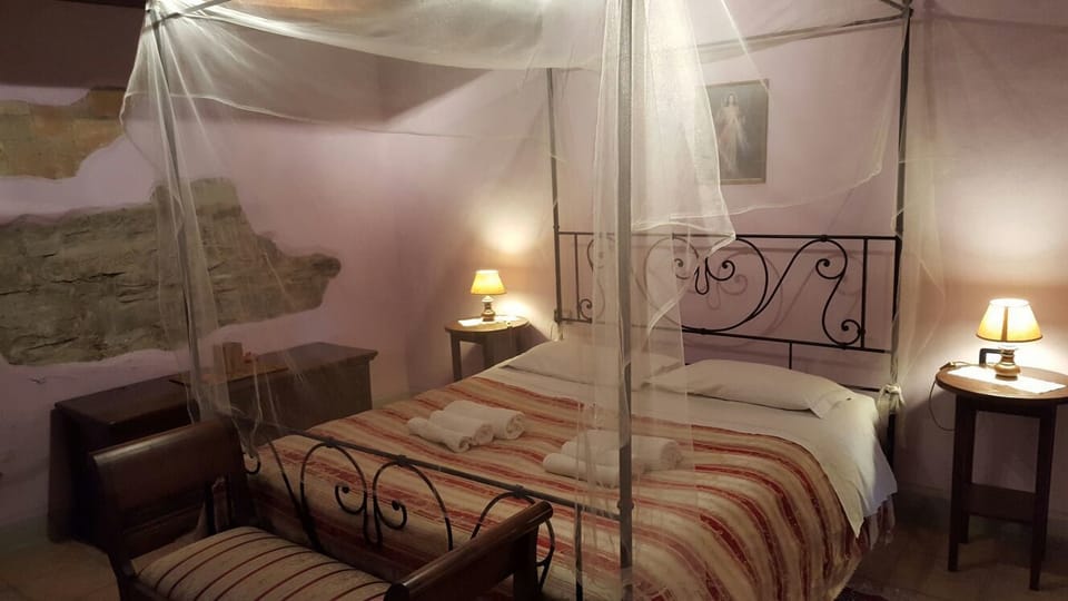 Comfort Apartment, 2 Bedrooms, Pool View | Desk, free cribs/infant beds, free WiFi