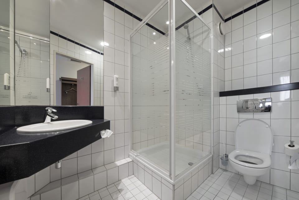 Shower, free toiletries, hair dryer, bathrobes